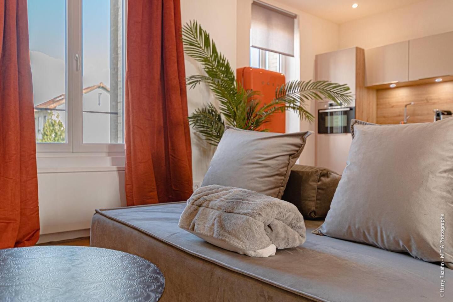 Les Suites Locarno Лимож Екстериор снимка