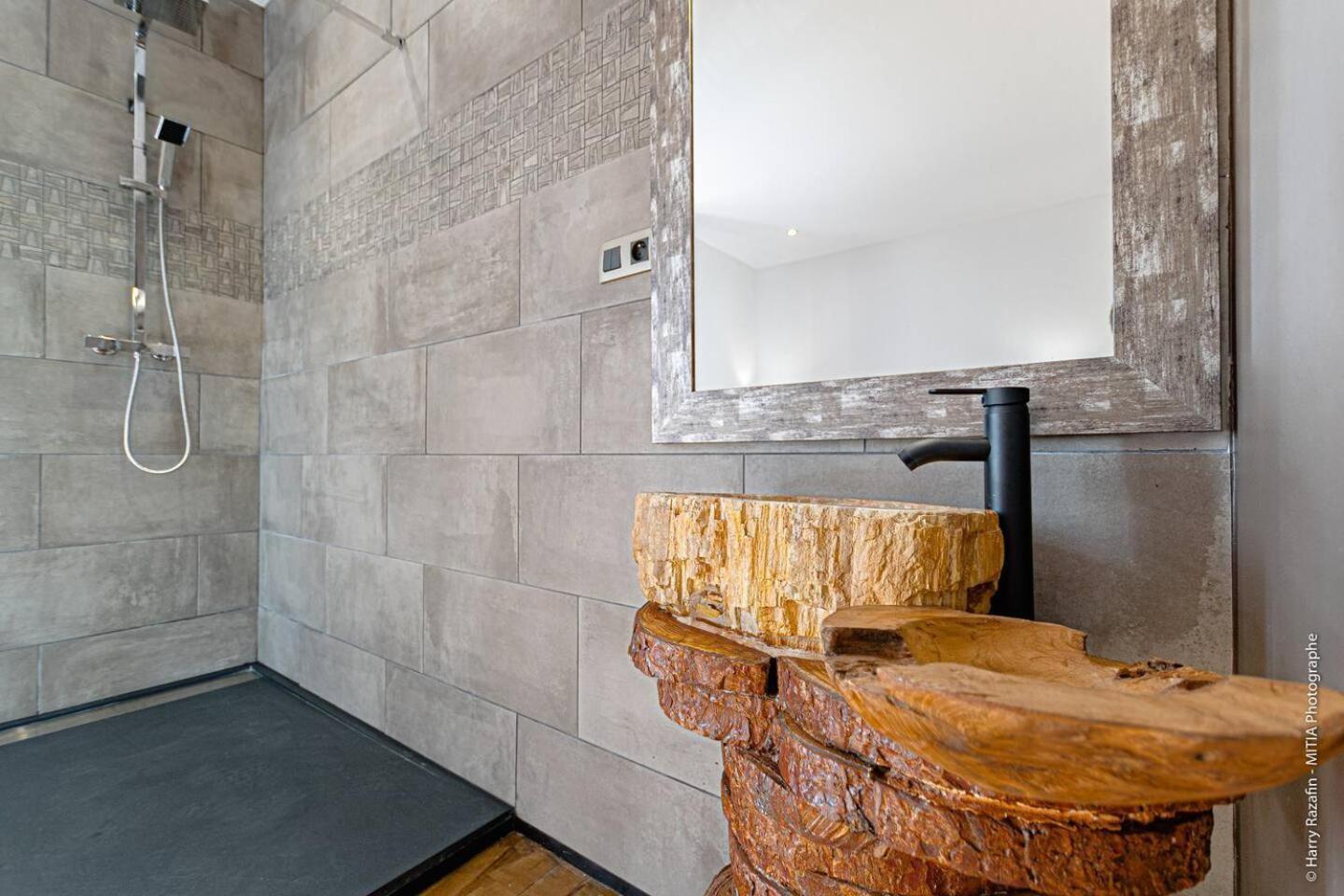 Les Suites Locarno Лимож Екстериор снимка