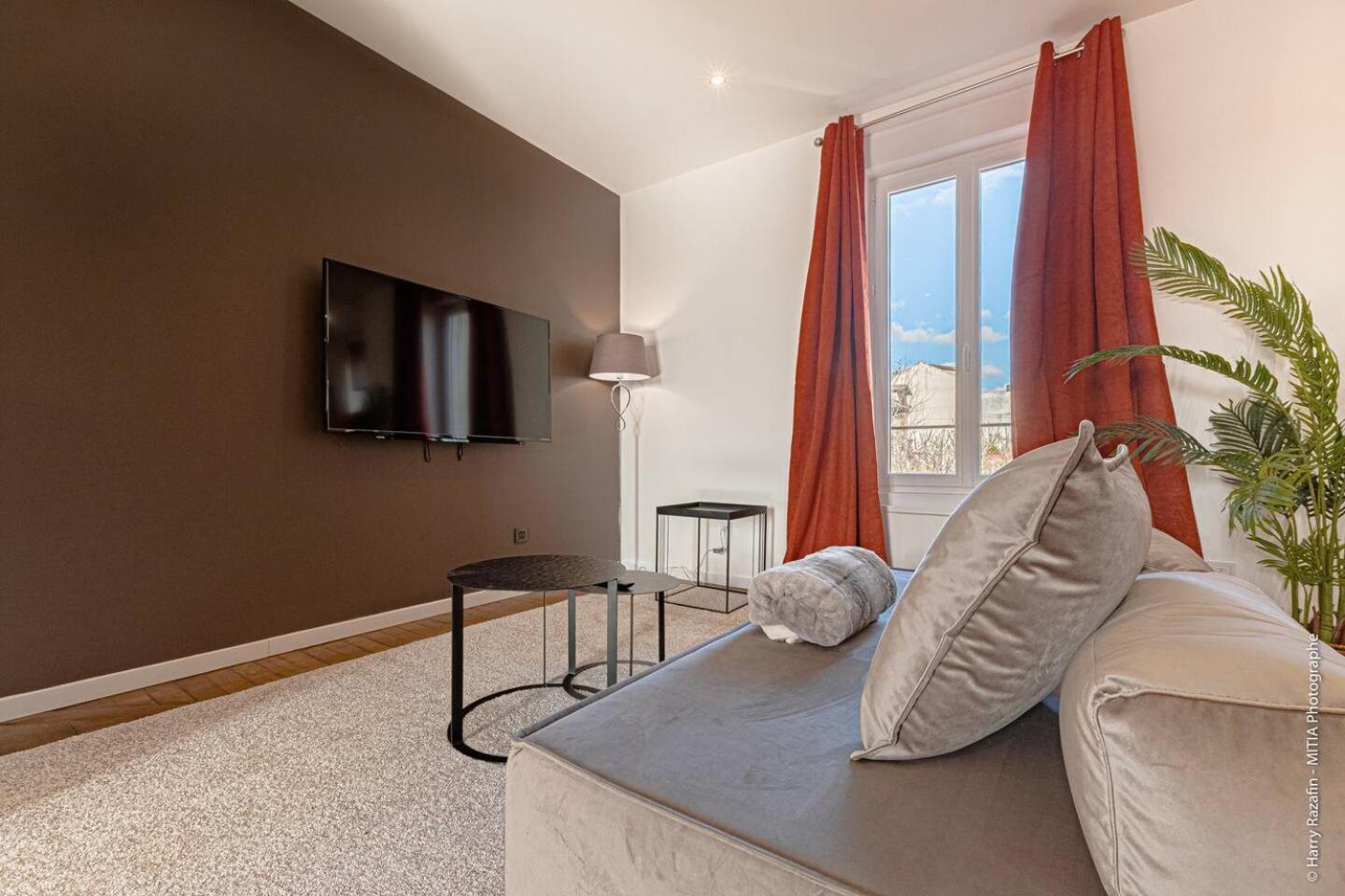 Les Suites Locarno Лимож Екстериор снимка